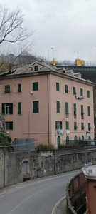 Corso Ferdinando Maria Perrone 46 Cornigliano 5 vani 980mq