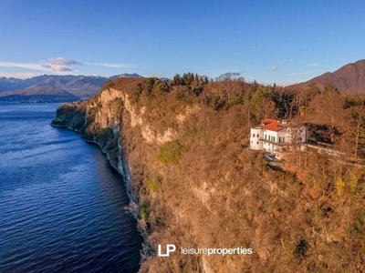Incredibile villa con vista mozzafiato sul Lago Maggiore