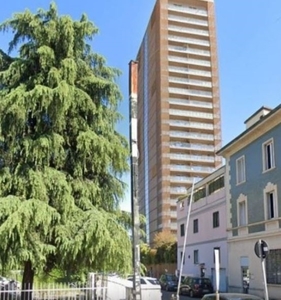 Monolocale in Via Carlo Imbonati, Milano, 1 bagno, posto auto, 66 m²