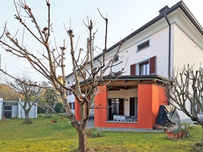 Villa in Roma 110, Sant'Ilario d'Enza, 10 locali, 5 bagni, garage