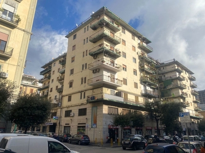 Quadrilocale in Corso Meridionale 51, Napoli, 2 bagni, 120 m²