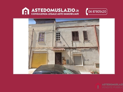 Quadrilocale in Via Sardegna, Guidonia Montecelio, 1 bagno, 70 m²