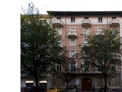Stanza - In appartamento a San Salvario, Torino