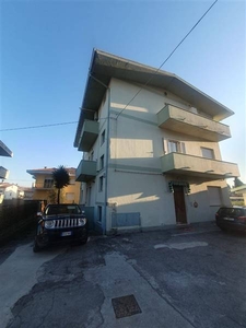 Trilocale in Villa Pavone Via di Vittorio in zona Piano D'Accio a Teramo