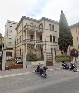 Ufficio nuovo a Arezzo