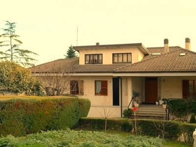 Vendita Casa indipendente / Villa 330 m² - 4 camere - Belvedere Ostrense