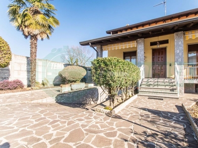 Villa a schiera in vendita a Venegono Inferiore