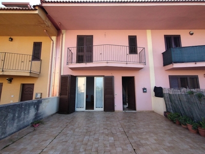 Villa a schiera in Via galatea 52, Saponara, 5 locali, 2 bagni, 164 m²