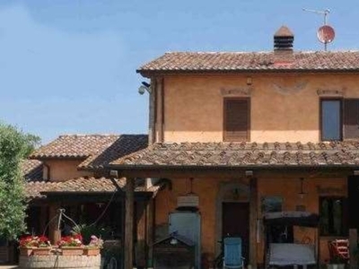 Villa a schiera in Via Pescia Nuova 26, Ponte Buggianese, 10 locali