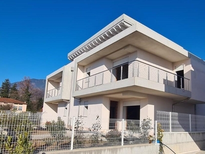 Villa bifamiliare in vendita a Santorso