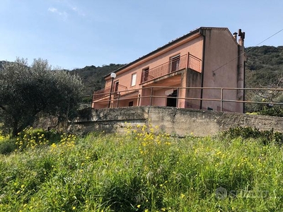 Villa con terreno zona Cefalù (PA)