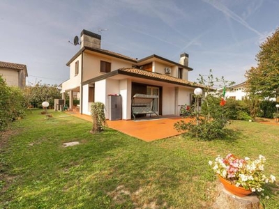 Villa in vendita a Pieve Di Soligo