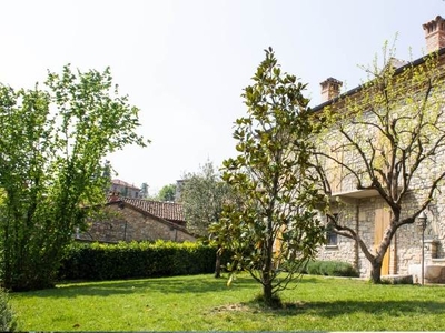 Villa in vendita a Zavattarello Pavia