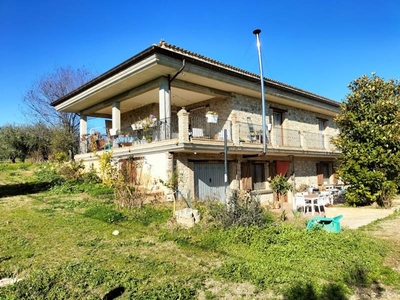 Villa in Via Canaparo 129 a Fossacesia