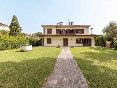Villa in Via Fossa Nuova 9 a Ponsacco