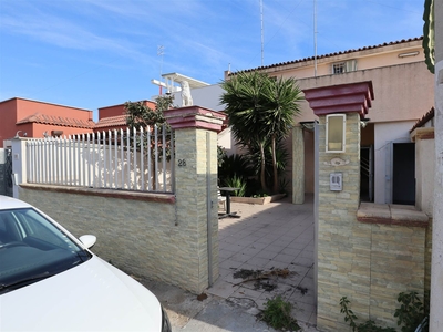 Villa in Via Lago di Nemi 28 in zona Salinella a Taranto