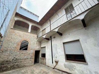 Villa singola in Mazzini 16, Fiorenzuola d'Arda, 10 locali, 1 bagno