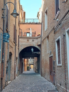 Appartamento con terrazzo, Ferrara centro storico
