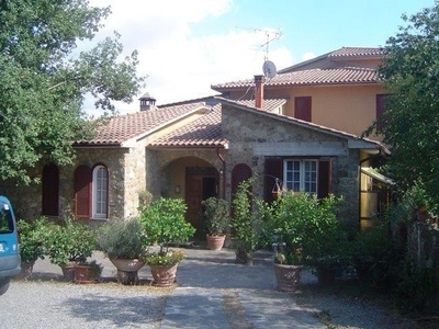 villa in vendita a Castelnuovo Berardenga