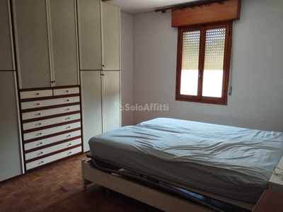 Appartamento in Affitto a Modena, 1'300€, 80 m²