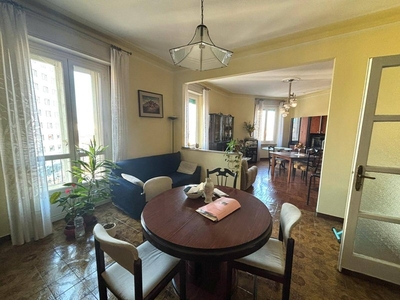 Appartamento in Vendita a Alessandria, zona Centro-P.zza Garibaldi, 165'000€, 220 m²
