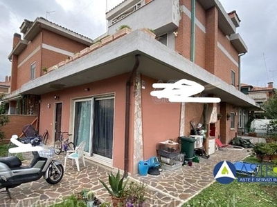 Appartamento in Vendita a Latina, 227'250€, 270 m²