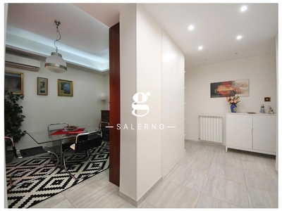 Appartamento in Vendita a Salerno, 399'000€, 141 m²