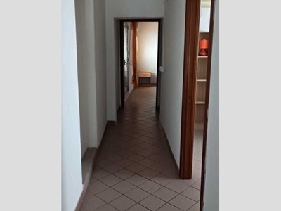 Appartamento in Vendita a Sassari, 65'000€, 104 m²
