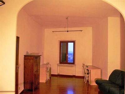 Appartamento in vendita a Siena Fuori Porta Camollia