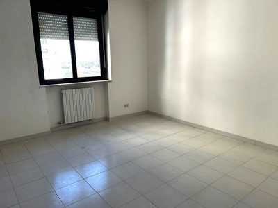 Appartamento in Vendita a Taranto, 89'000€, 120 m²