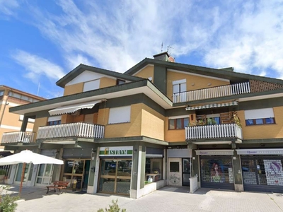 Attico con tre terrazzi e posto auto, via Sant'Arcangelo di Romagna, Roma