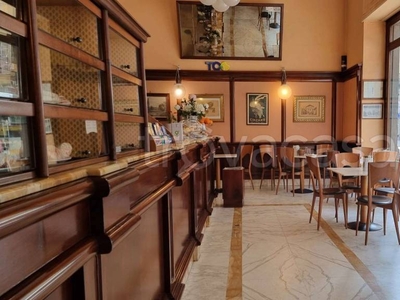 Bar in vendita a Torino via San Francesco d'Assisi 11