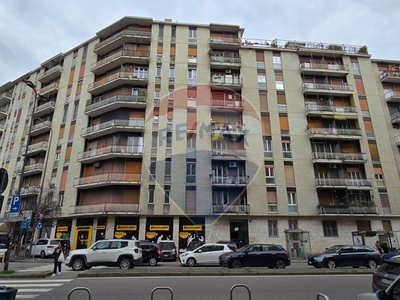 Bilocale in Vendita a Milano, zona Corvetto, 218'000€, 72 m²