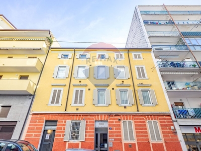 Bilocale in Vendita a Trieste, zona San Giacomo, 65'000€, 37 m²