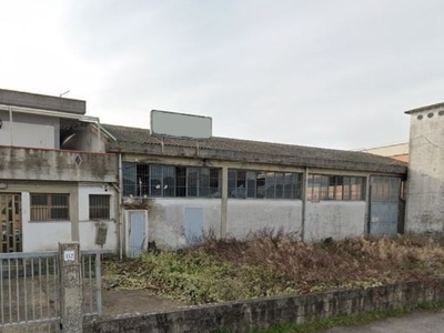 Capannone Industriale in vendita a Calcinaia calcinaia