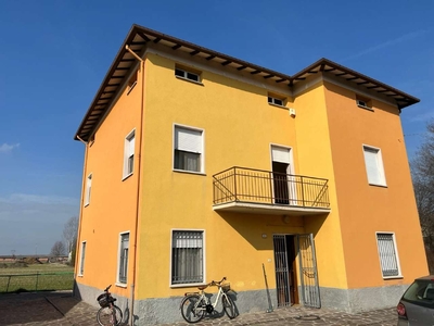 Casa indipendente con terreno, via Serraglio, zona Cacciola, Scandiano