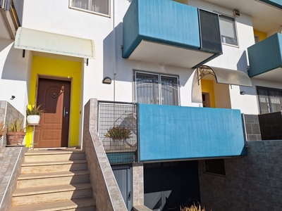 Casa indipendente di 4 vani /130 mq a Noicattaro (zona Zona via Rutigliano)