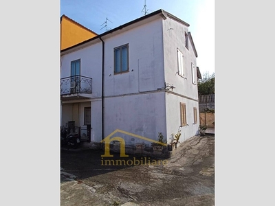 Casa Indipendente in Vendita a Pescara, zona Porta Nuova, 175'000€, 130 m²