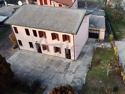 Casa Indipendente in Vendita a Rovigo, zona Cantonazzo, 108'000€, 150 m², arredato, con Box
