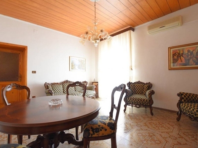 Casa Indipendente in Vendita a Sassari, 60'000€, 150 m²