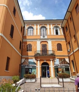 Magazzino in vendita a Fossombrone piazza Dante Alighieri 24