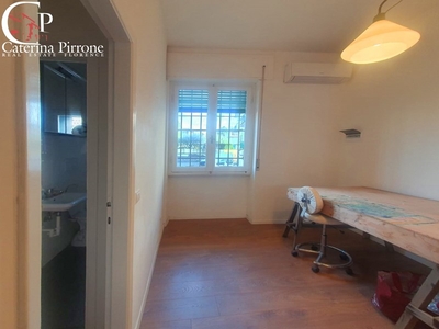 Negozio in Affitto a Firenze, zona Firenze Sud, 600€, 40 m²