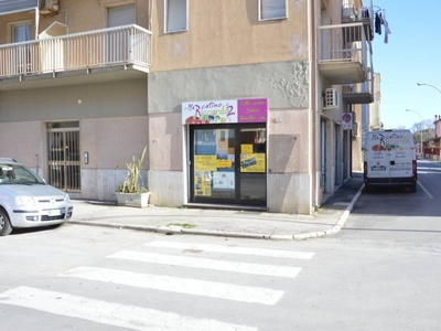 Negozio in vendita a Grosseto via Melchiorre Gioia, 25