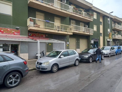 Negozio in vendita a Palermo via Inserra, 4/c