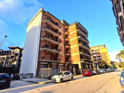 Quadrilocale in Vendita a Avellino, 350'000€, 170 m²