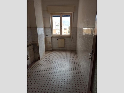 Quadrilocale in Vendita a Massa, 140'000€, 80 m²