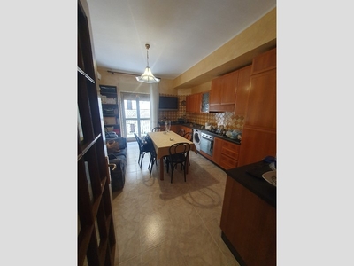 Trilocale in Affitto a Reggio Calabria, 400€, 80 m²