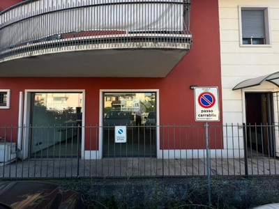 Ufficio in vendita a Verona via Unità d'Italia, 332