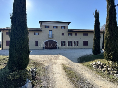 Villa a San Zeno Naviglio in SAN ZENO NAVIGLIO