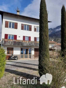 Villa Bifamiliare in Vendita ad Montagna